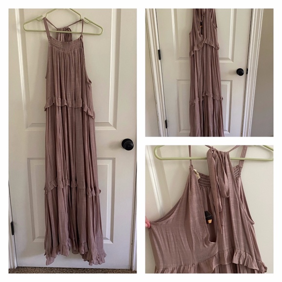 *NWT* HALTER RUFFLE MAXI DRESS - Picture 1 of 4